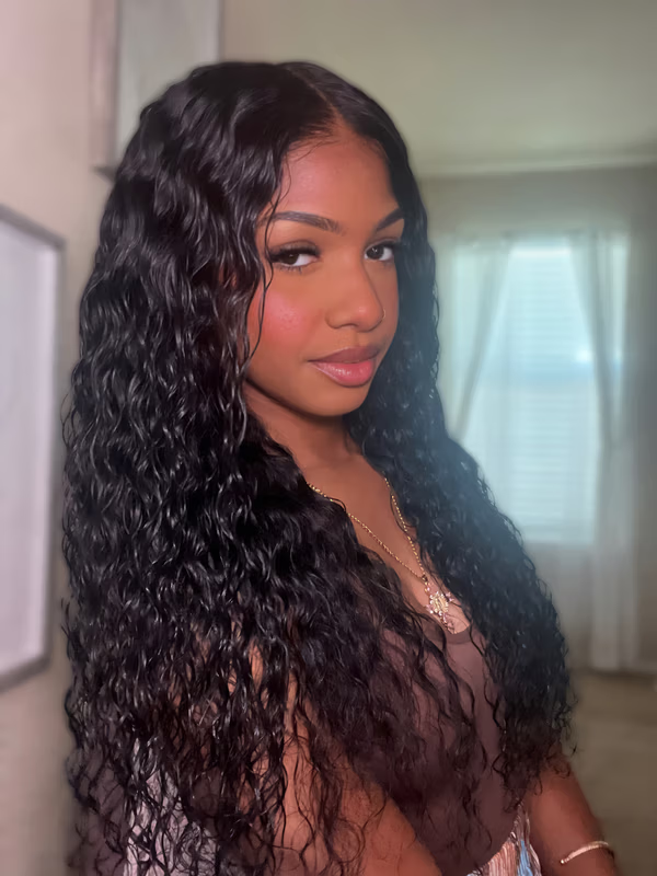 Perruque Ondulée Noire — prête à porter